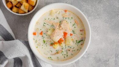 شوربة الدجاج والخضار بالكريمة